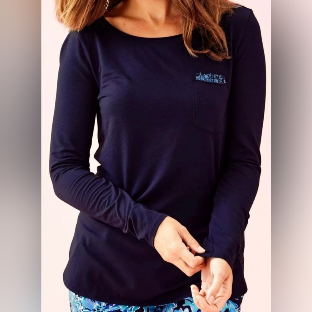 Lilly Pulitzer Navy Long Sleeve Top with Secuin pocket Size M Sku#B2